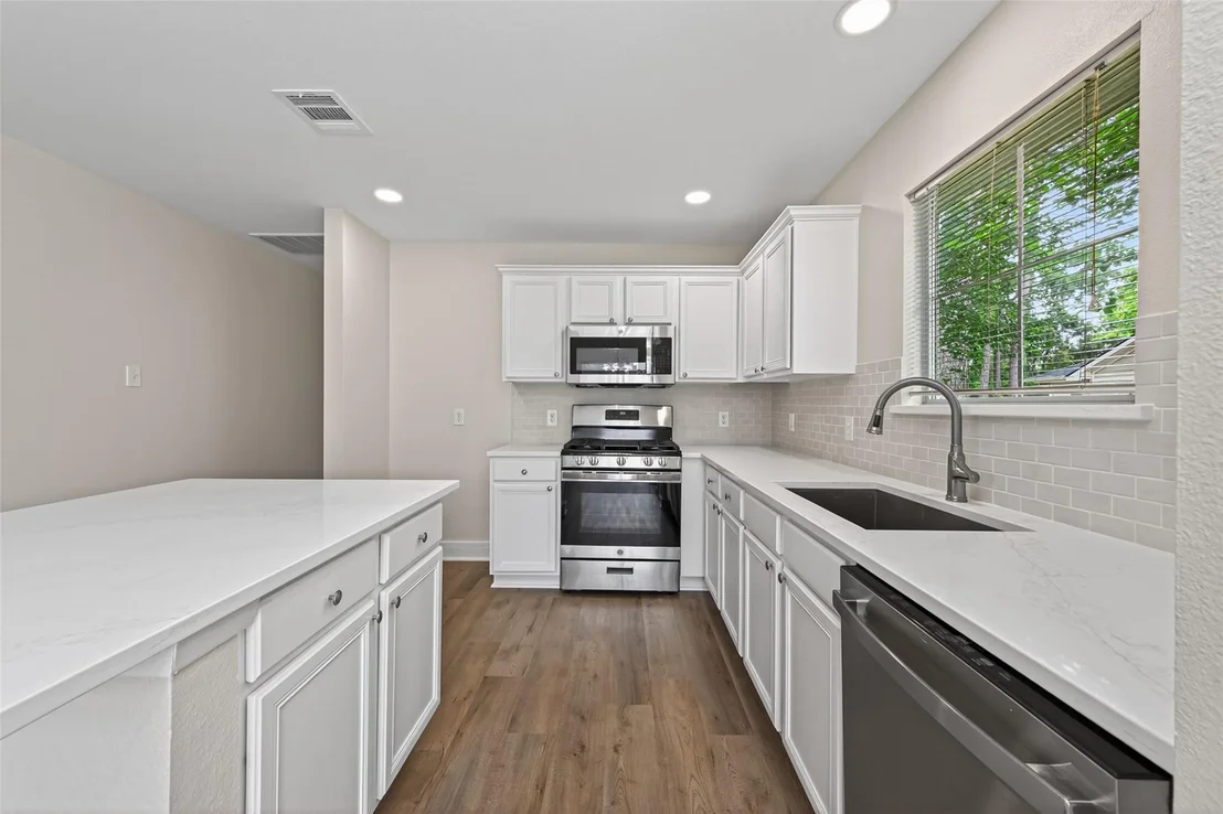 Photo of 21090 Aldens Oak