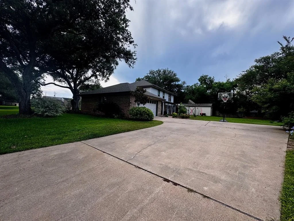 Photo of 2814 Oak Drive