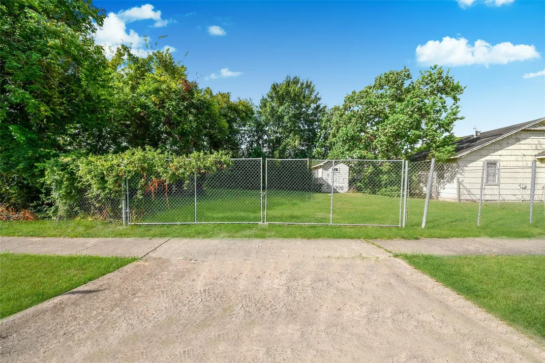 Photo of 8470 Wier Drive