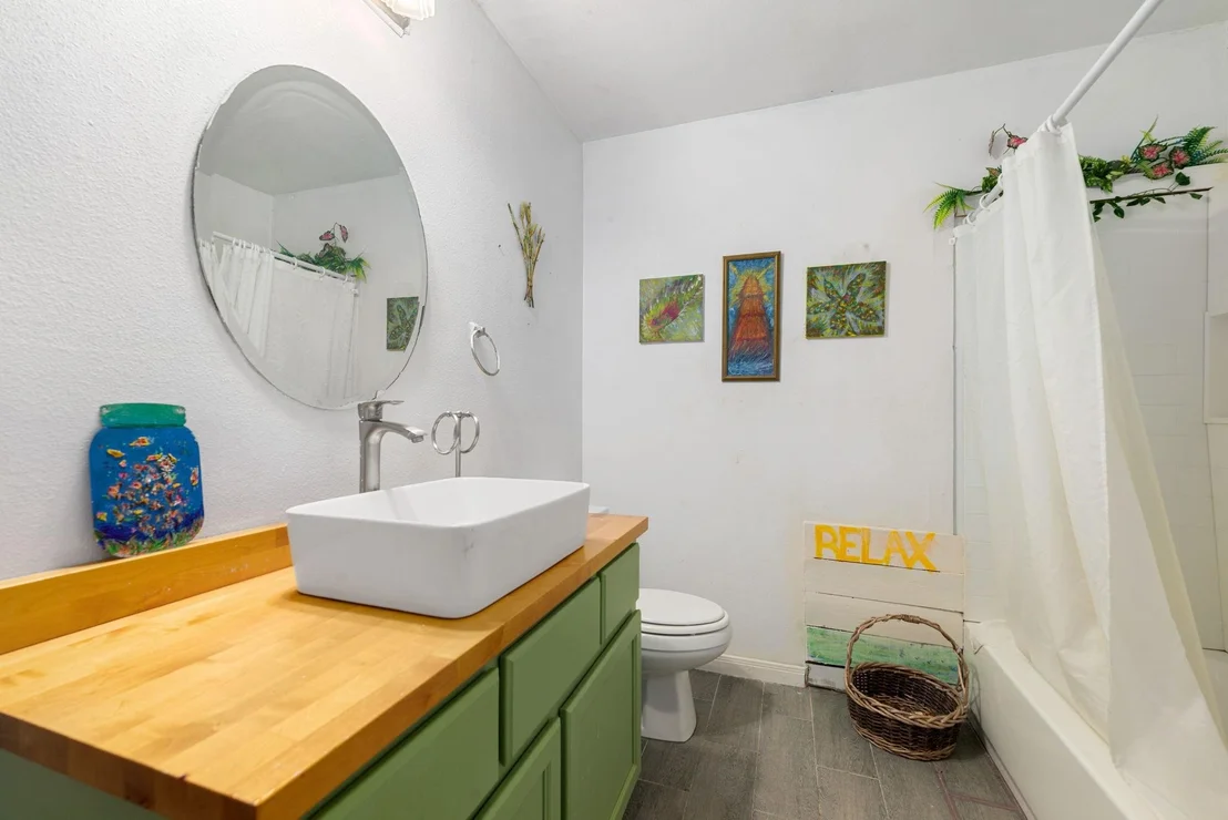 Photo of 1018 Dolphin Road