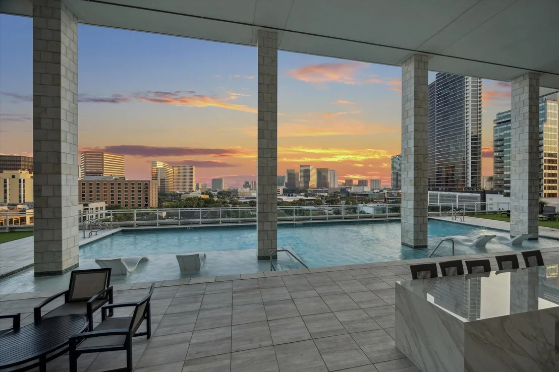 Photo of Unit 2202 at 1409 Post Oak Boulevard