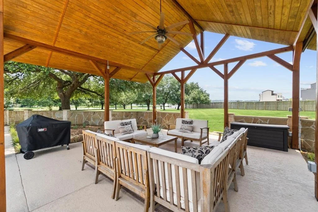 Photo of 11008 Hillside Drive
