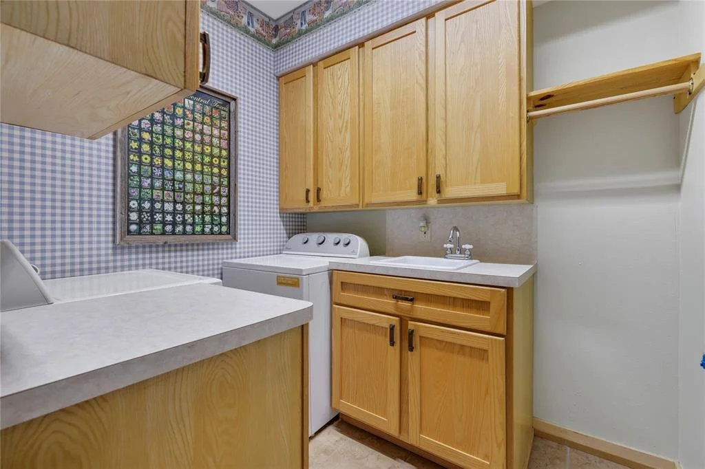 Photo of 120 Lake Oaks Boulevard