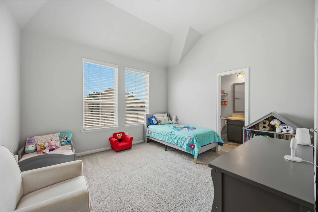 Photo of 3904 Centre Plains Way