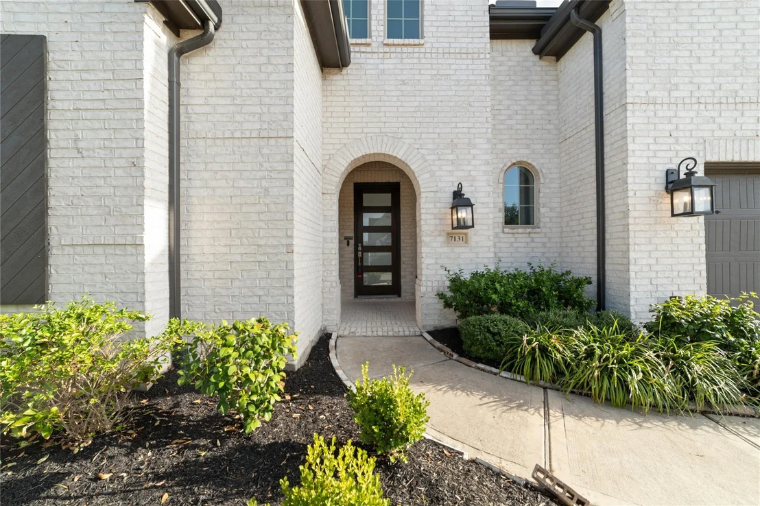 Photo of 7131 Button Bush Way