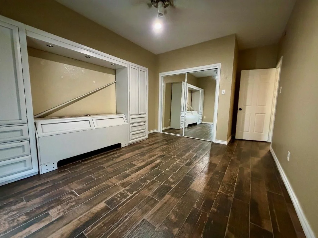 Photo of 415 Oak Crest