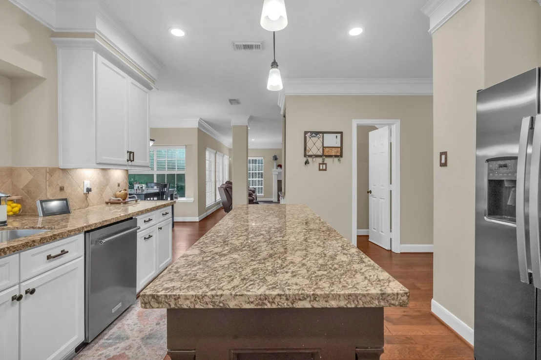 Photo of 16318 Avenplace Road