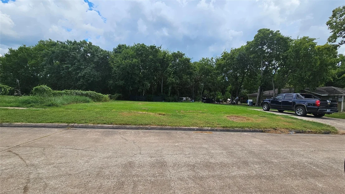 Photo of 200 Avenue L