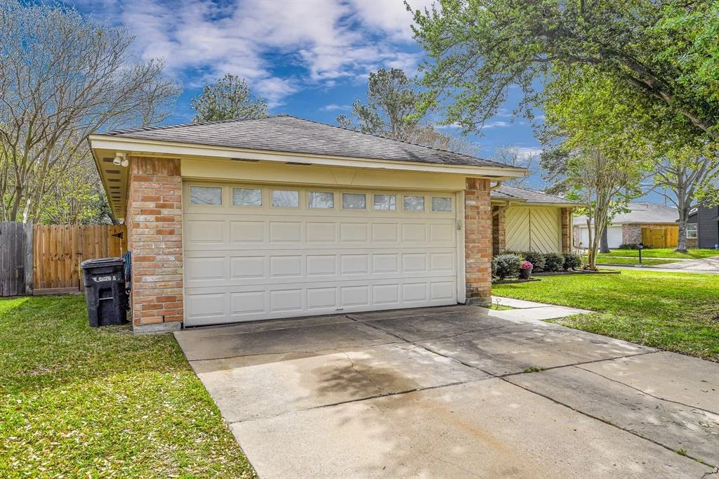 Photo of 22151 Pearl Lake Drive