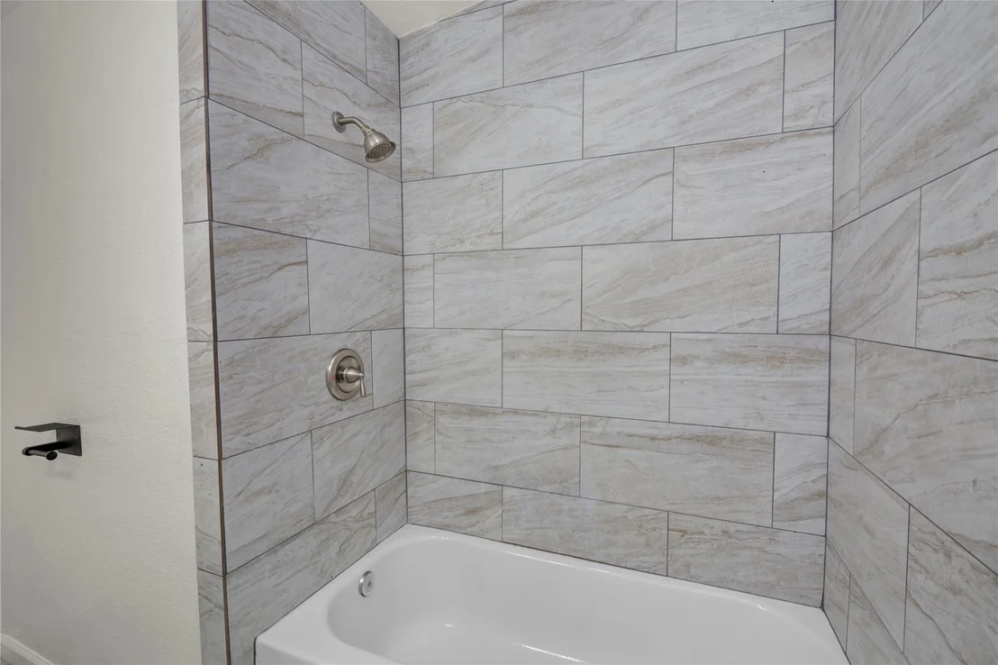 Photo of 726 W 6th Street