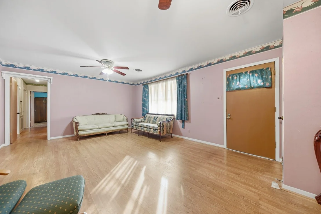 Photo of 1006 Top Hill Drive