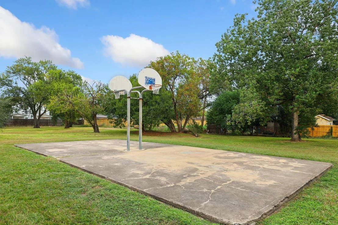 Photo of 5014 Willow Glen Drive