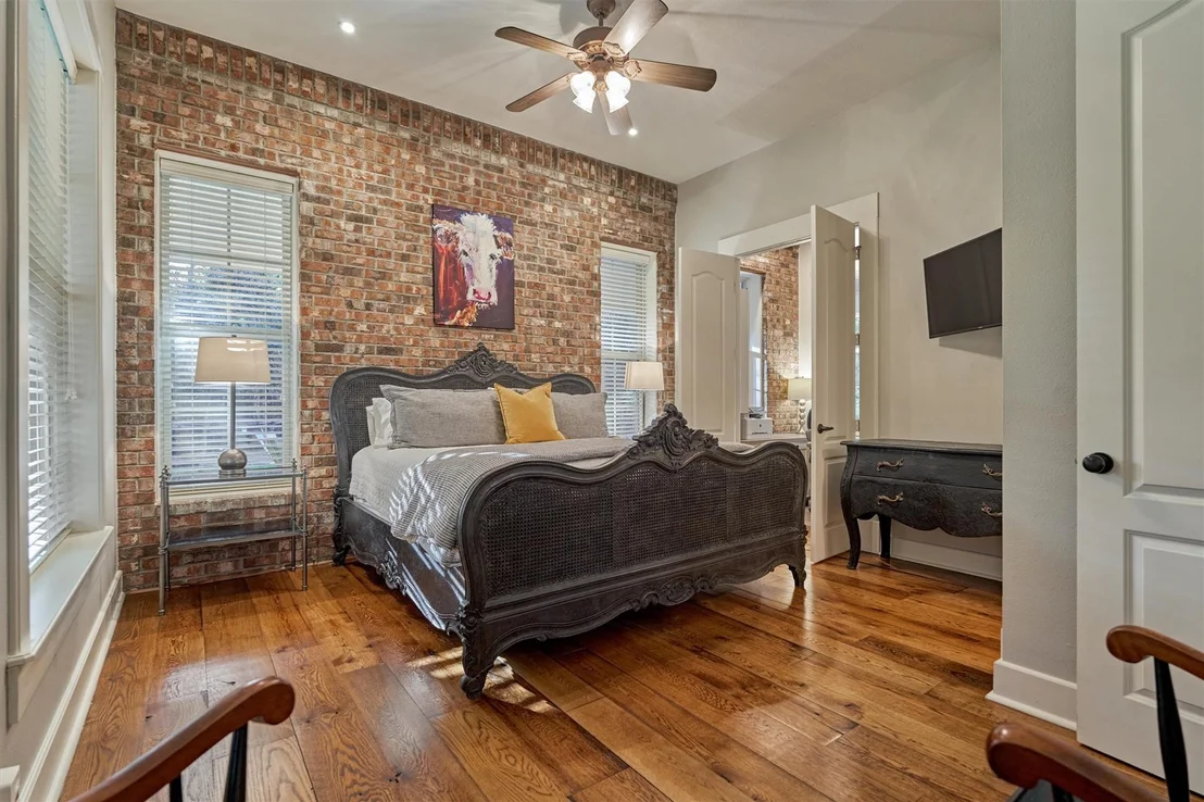 Photo of 10928 Lake Forest Drive