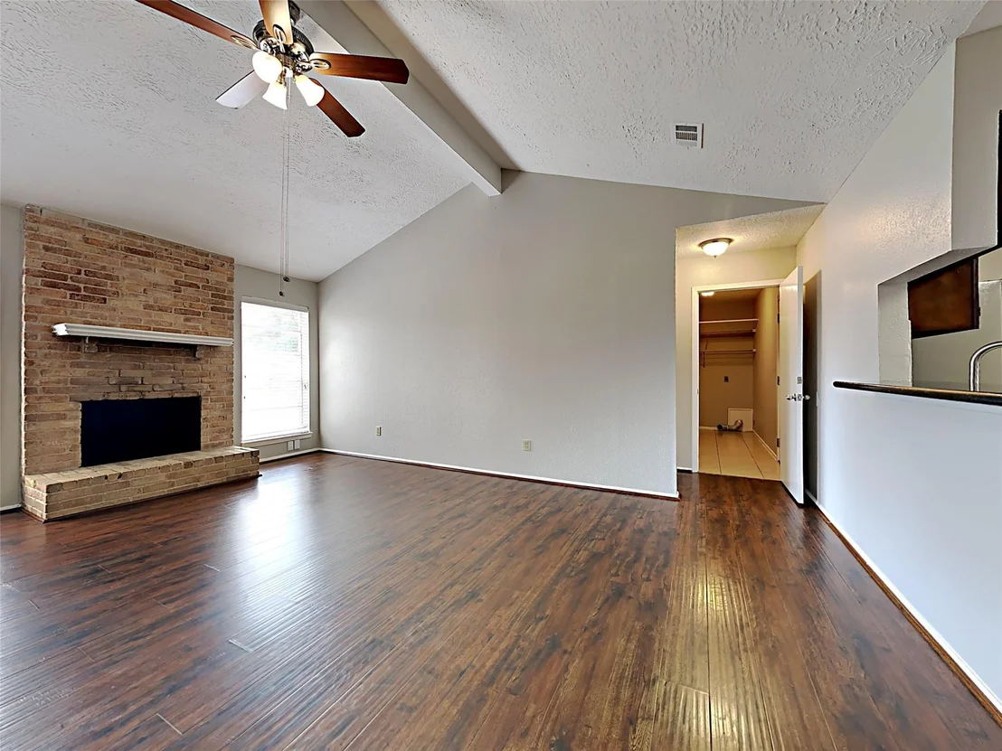 Photo of 216 Maple Leaf Drive
