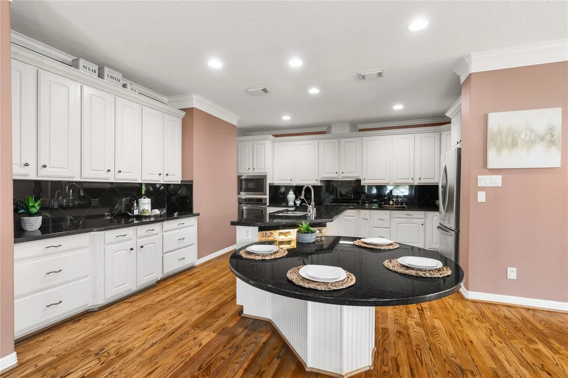 Photo of 5442 Lakeshore Drive