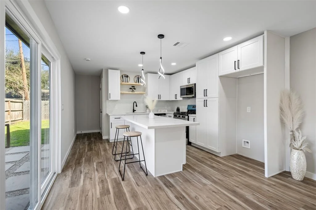 Photo of 1302 Comal Avenue