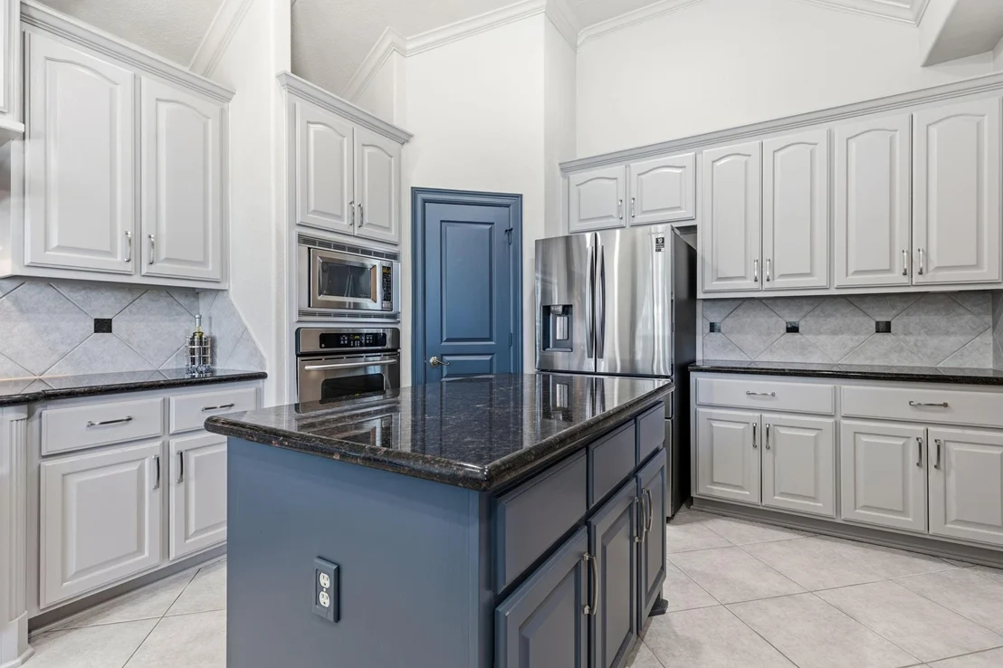 Photo of 8411 Middle Canyon Road