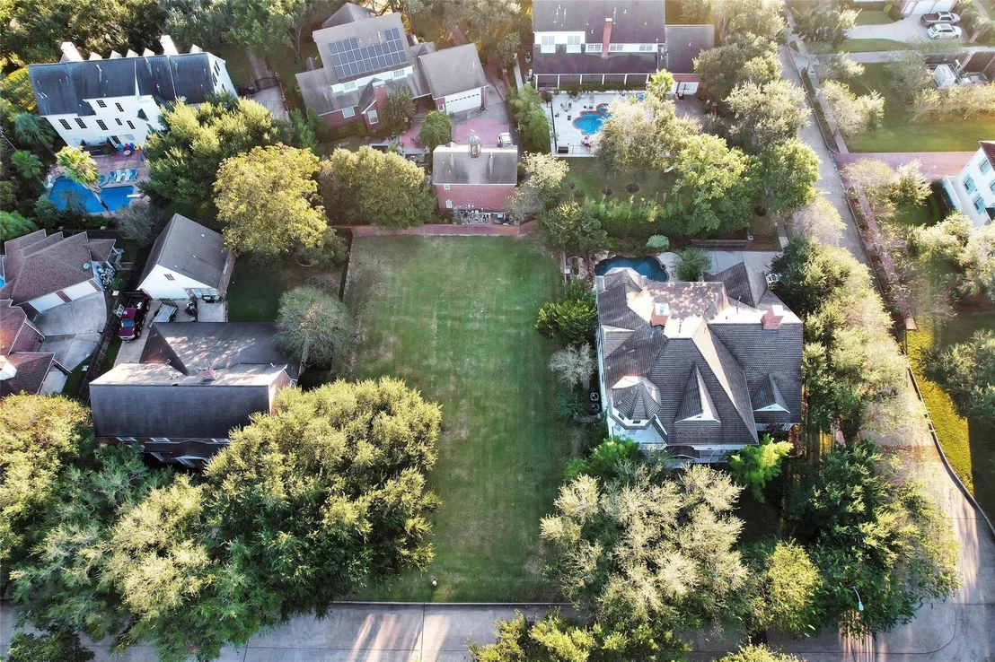 Photo of 1206 Bluebonnet Drive