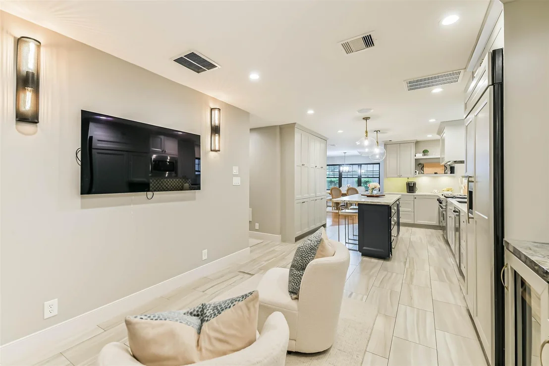 Photo of 10015 Lynbrook Drive