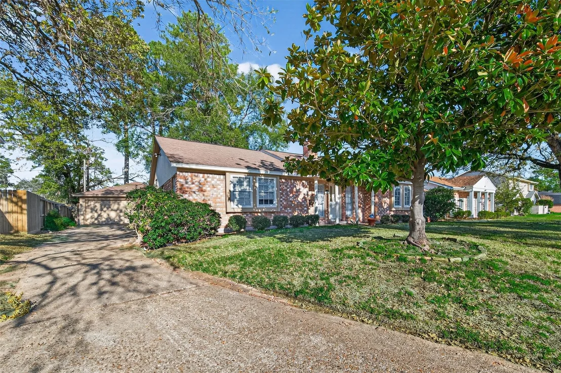 Photo of 6038 Greenmont Drive