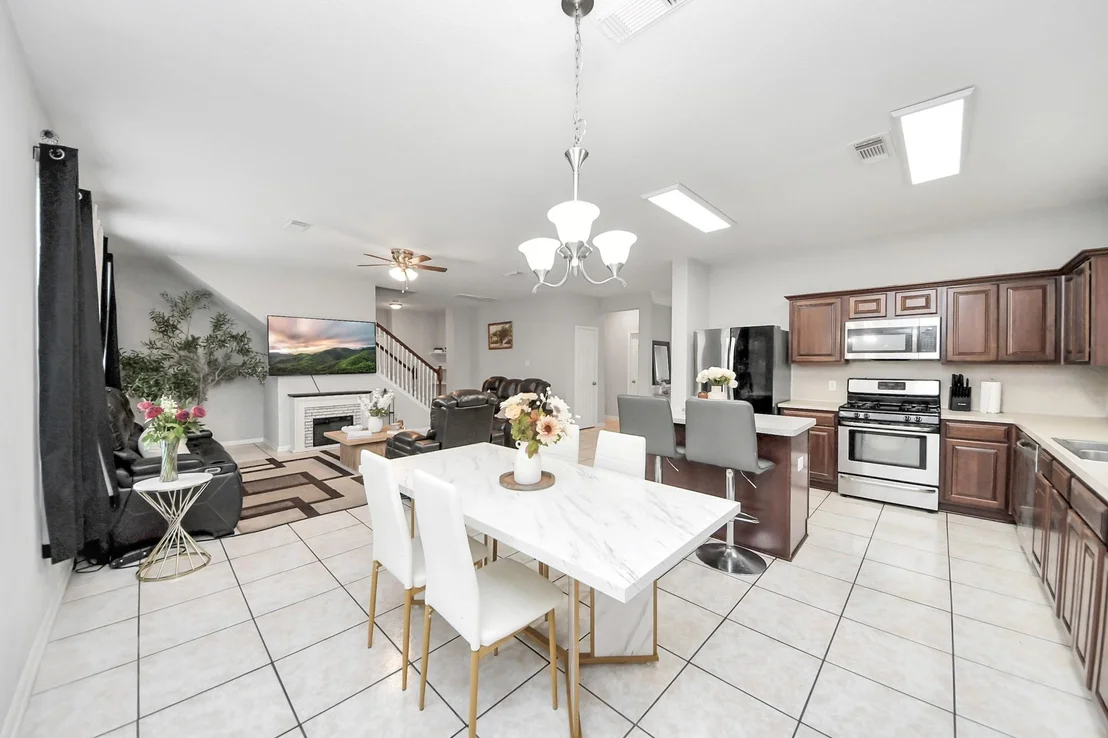 Photo of 1315 Chalk Rock Drive