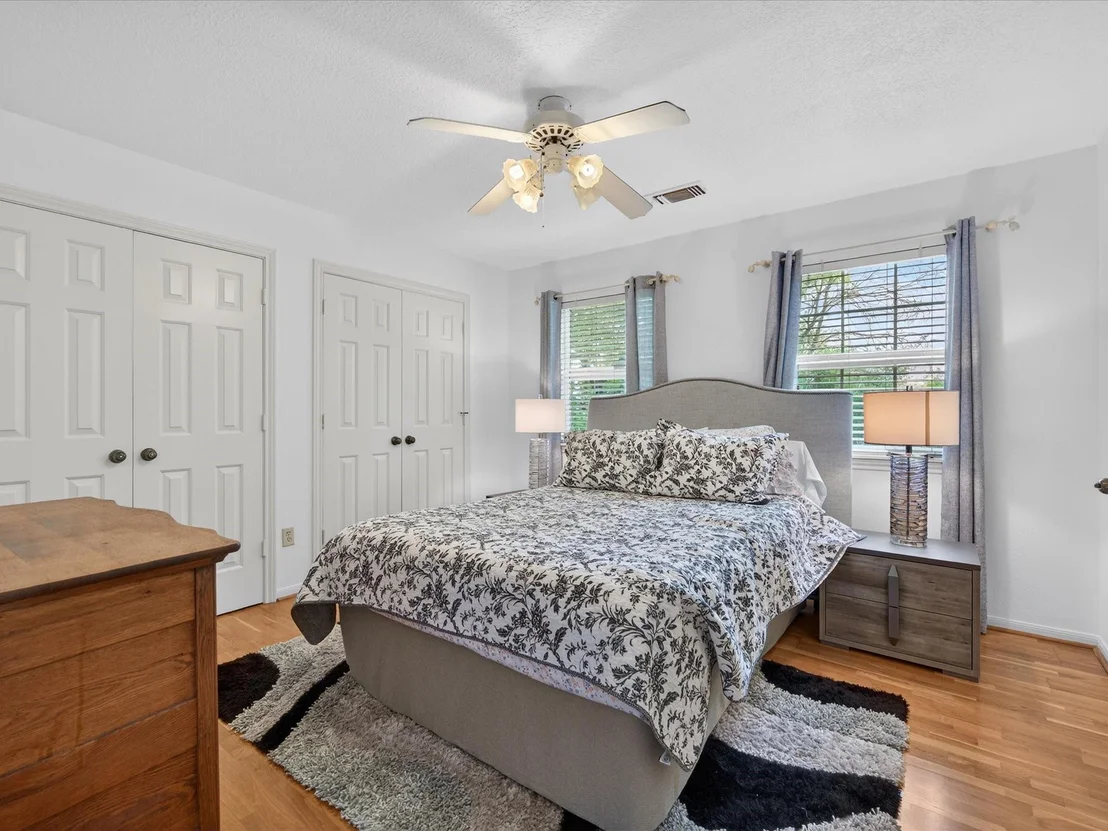 Photo of 6207 Sandypine Drive