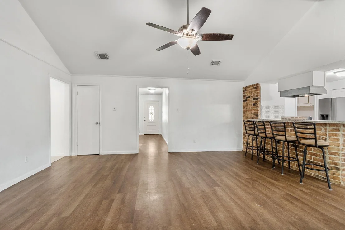 Photo of 9726 John Bank Drive
