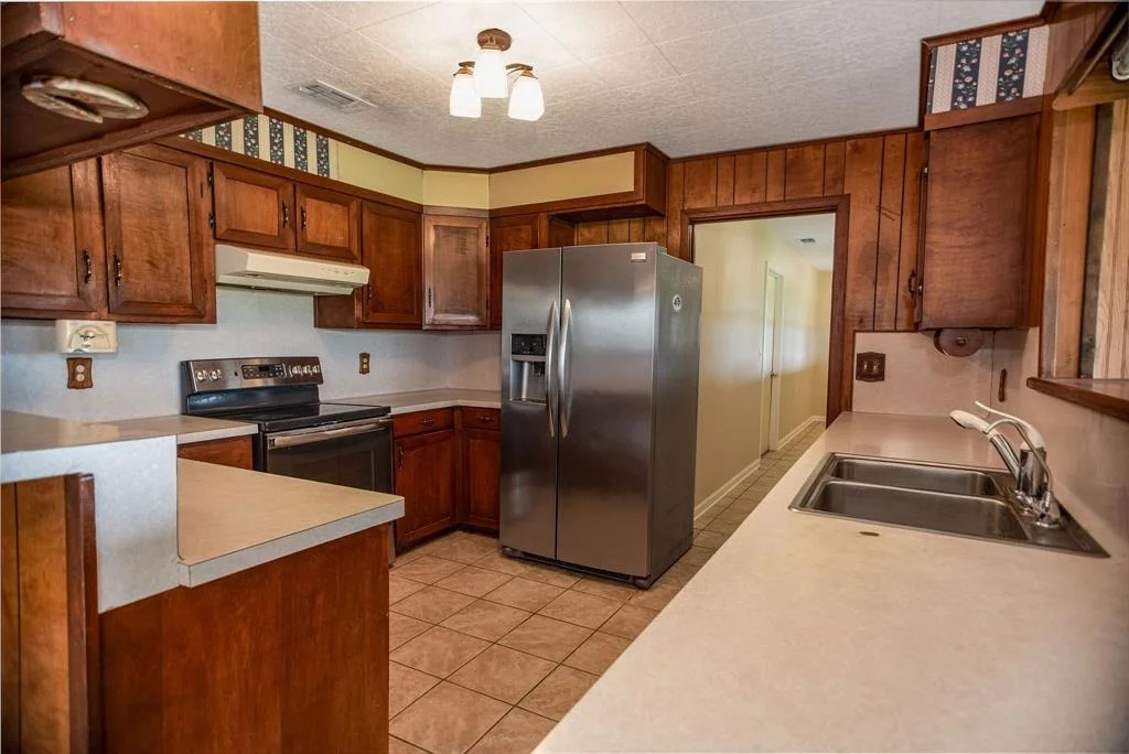 Photo of 587 Seakist Road