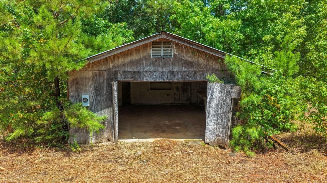 Photo of 2796 Helmic Road