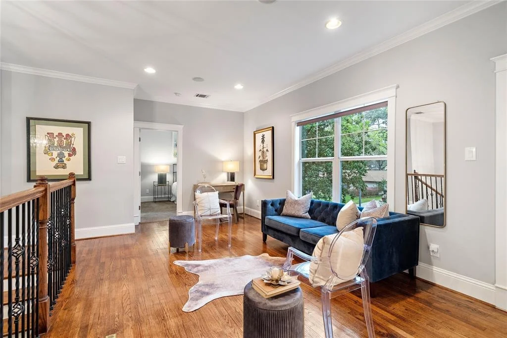 Photo of 1423 Chantilly Lane