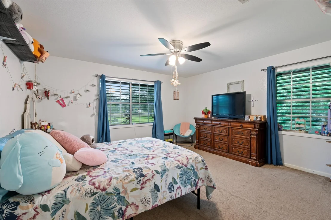 Photo of 725 Thompson Road
