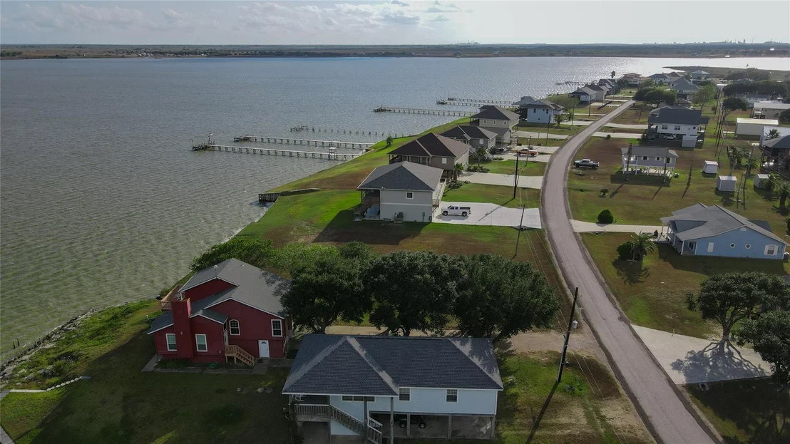 Photo of 1664 W Bayshore Drive