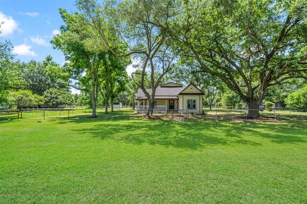Photo of 18406 Kermier Road