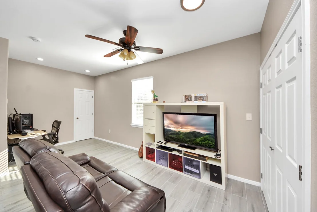 Photo of 6543 Crestford Lane