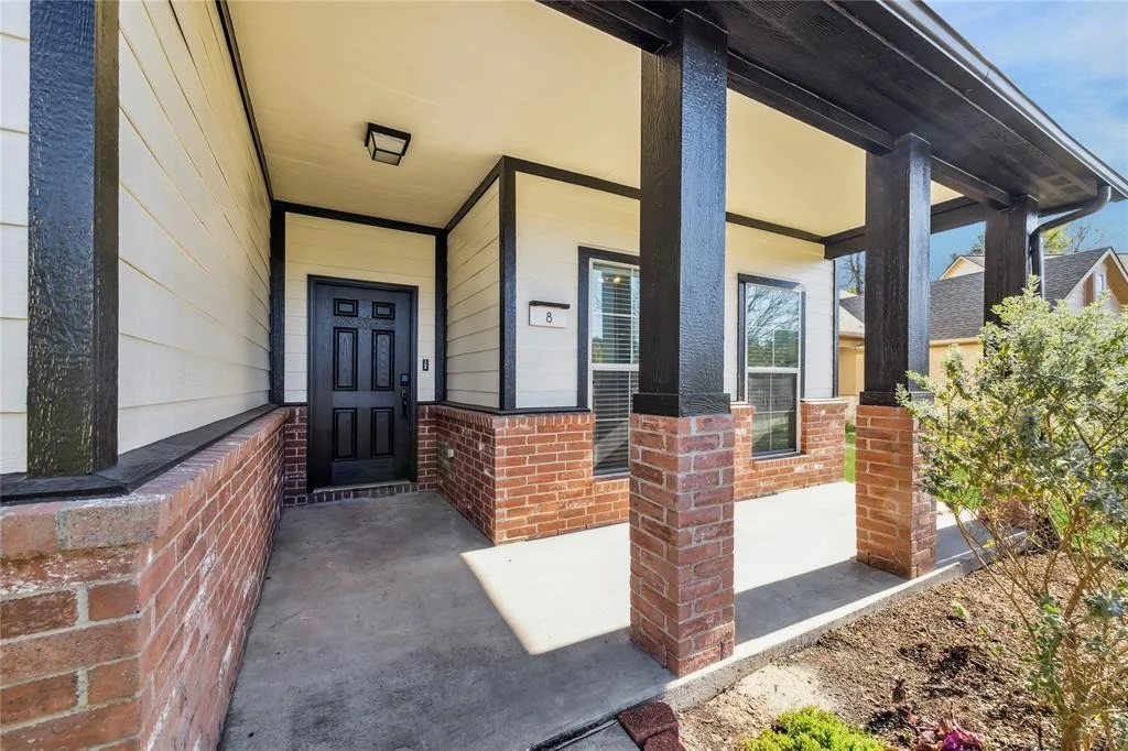 Photo of 8 Briar Grove Court