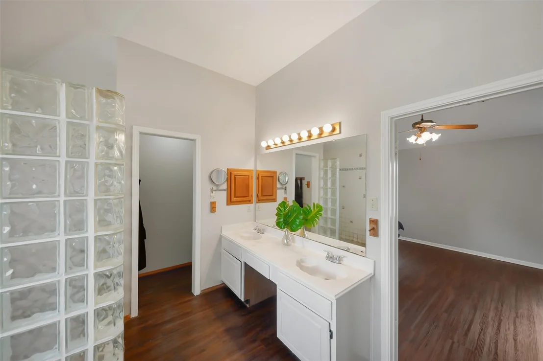 Photo of 7323 Maple Walk Drive