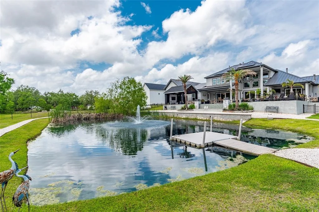 Photo of 5707 Windmill Lane
