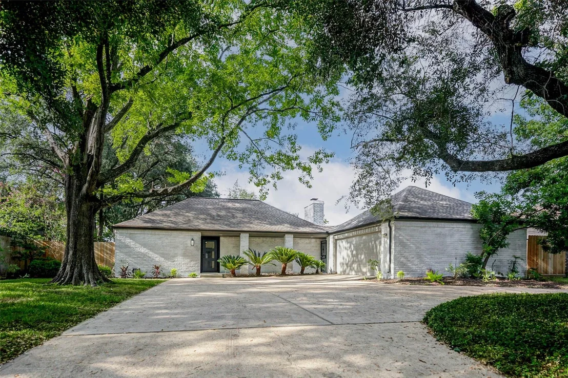 Photo of 11618 Lakeside Place Drive