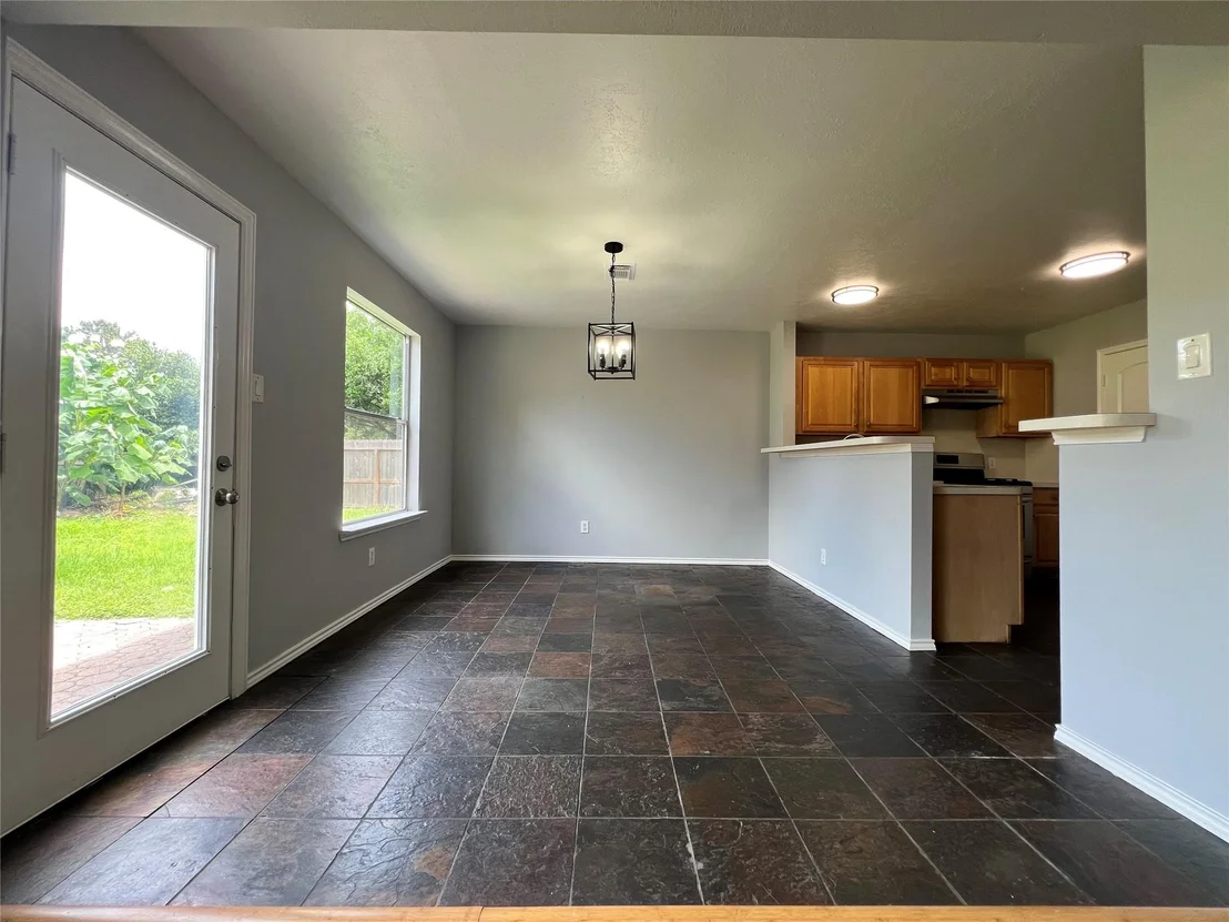 Photo of 919 N Oak Drive