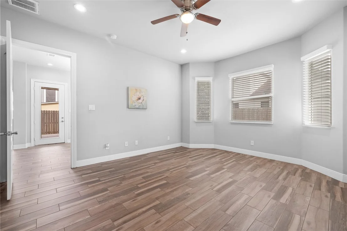 Photo of 8938 Intervale Street