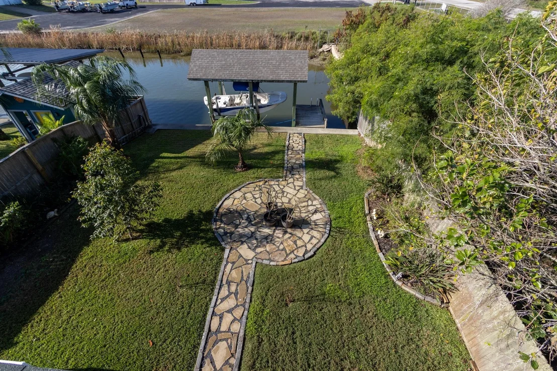 Photo of 1003 Commodore Drive