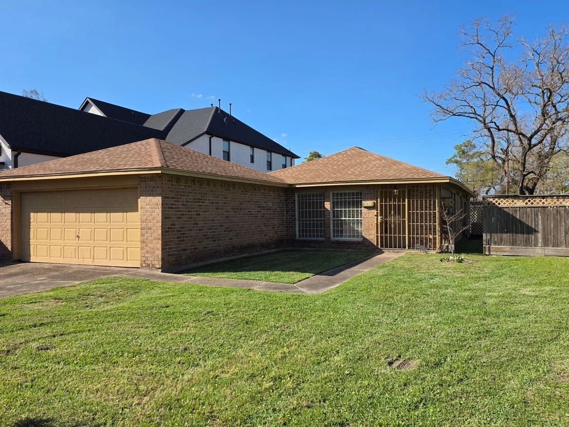 Photo of 8922 Carousel Lane