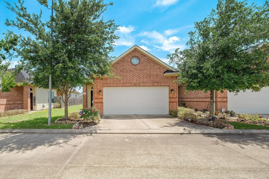 Photo of 912 Sweet Pine Drive