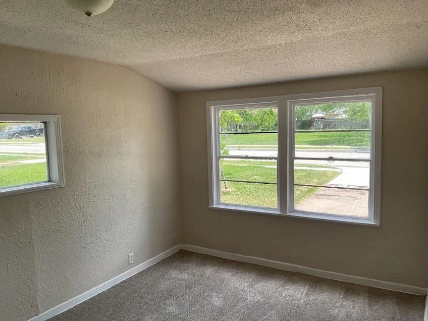 Photo of 815 W 12th Street