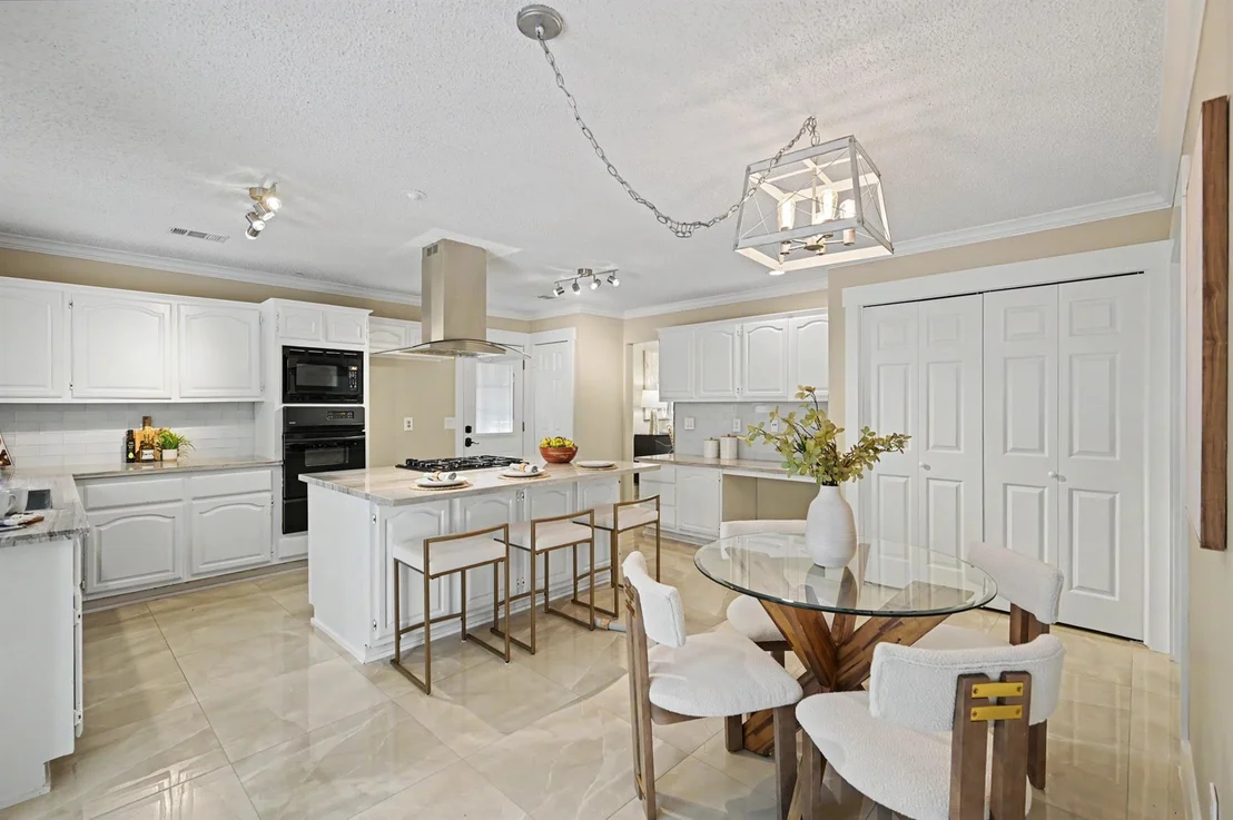 Photo of 98 Breezy Point Place