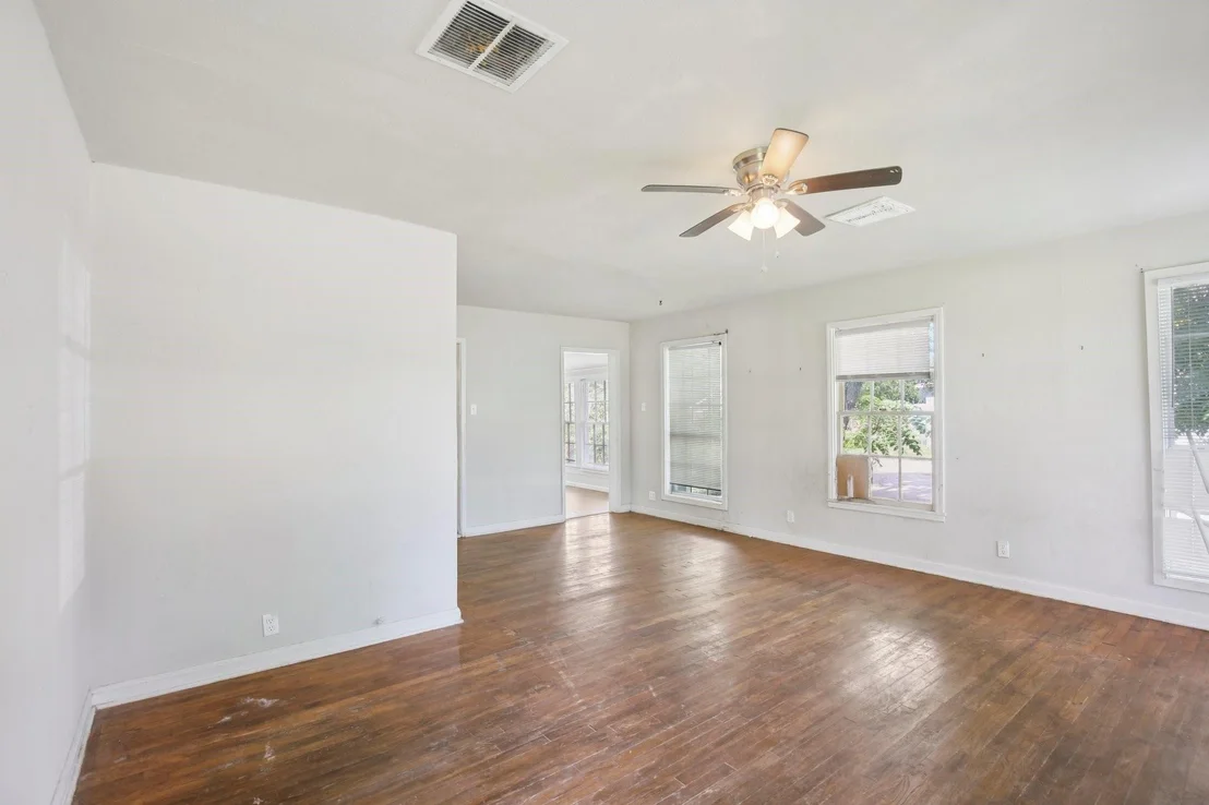 Photo of 1531 W 8th Street