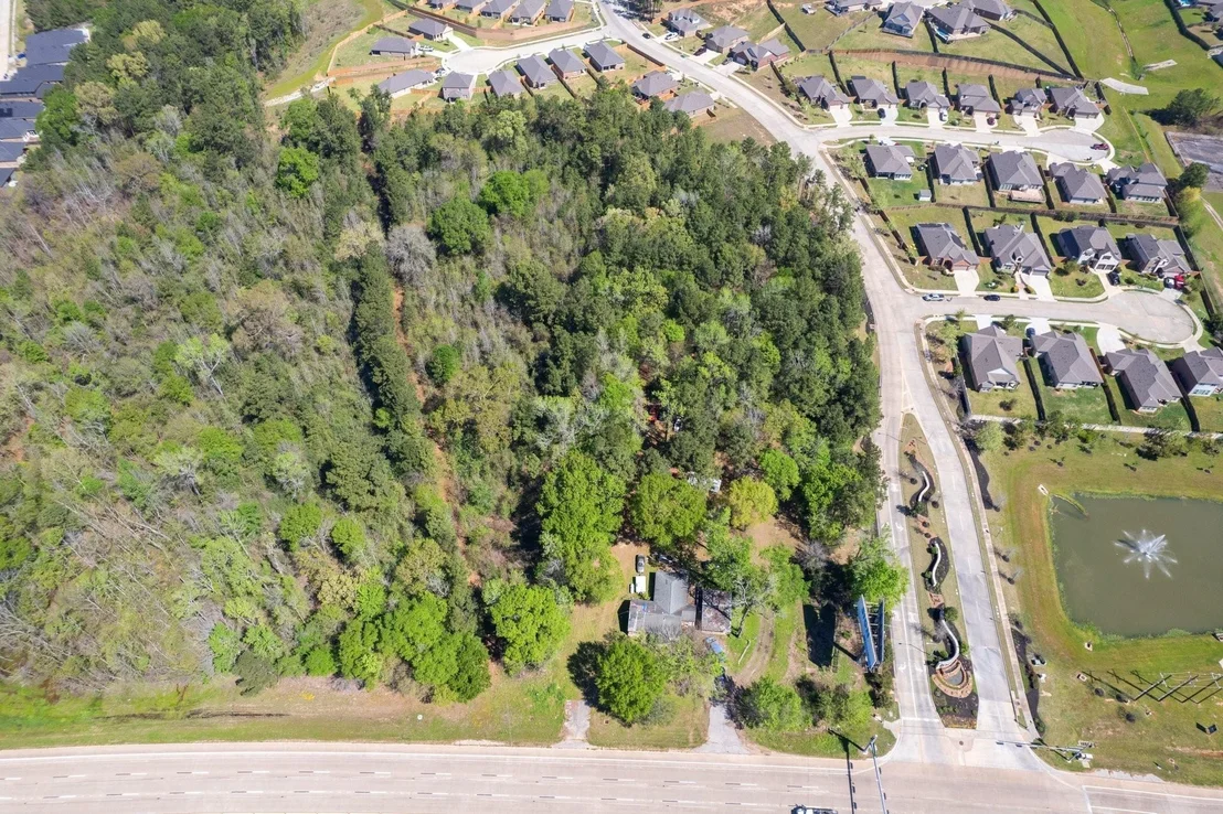 Photo of 6020 Highway 105