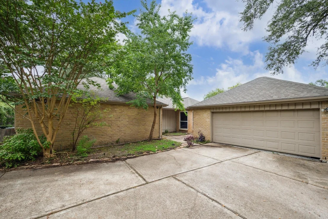 Photo of 1706 Cherry Bend Drive