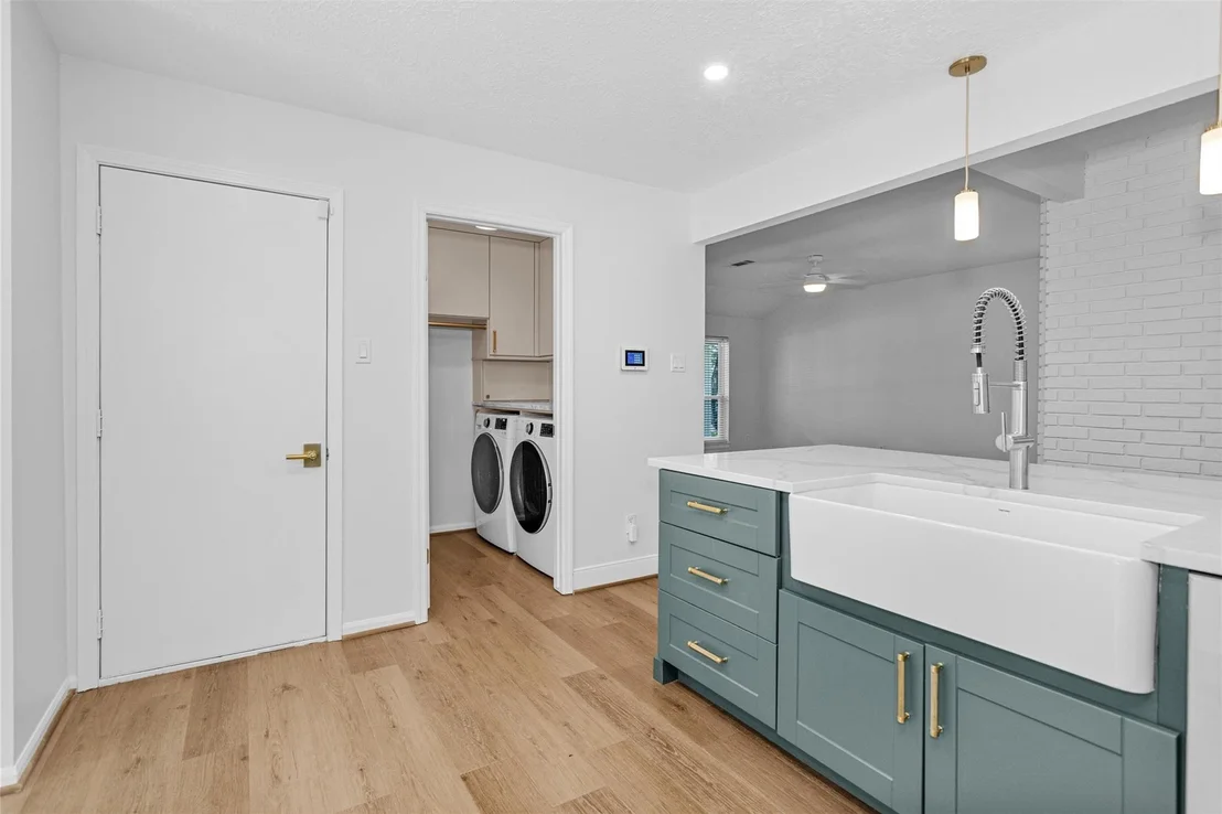 Photo of 147 E Pathfinders Circle