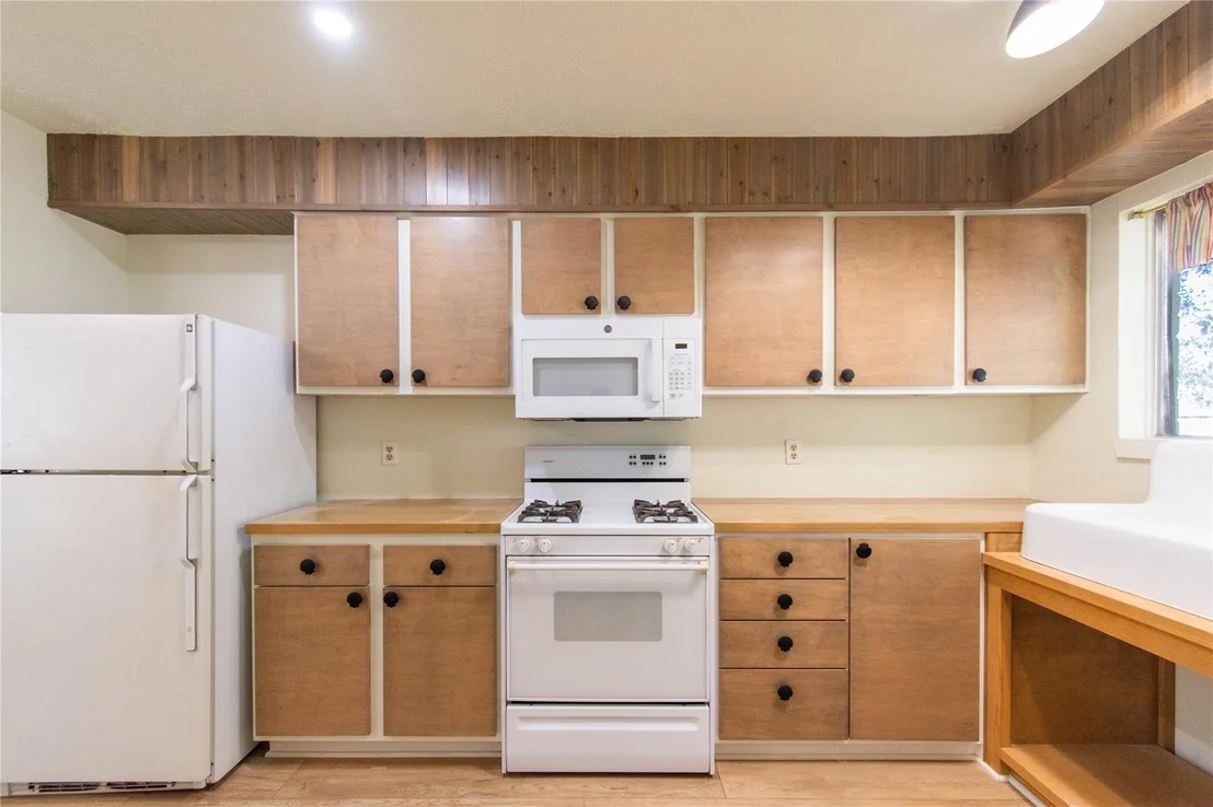 Photo of 462 Capehill Drive
